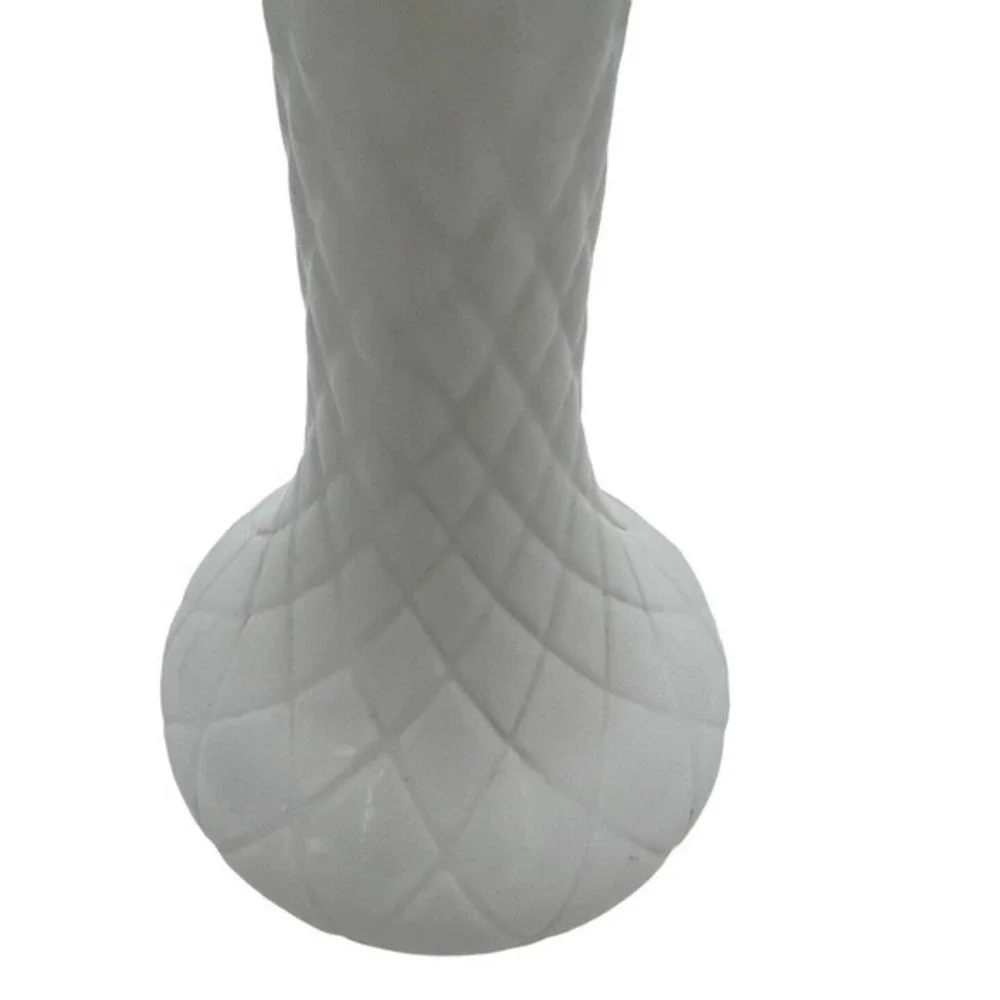 Vintage Hoosier Glass Milk‎ Glass Quilted Diamond Pattern Flower Bud Vase